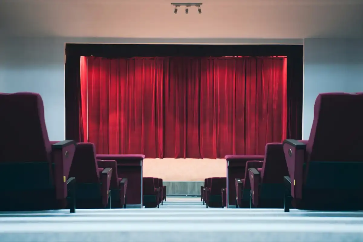 Modern motorized American curtains in Abu Dhabi, featuring automated operation, premium fabric, and sleek contemporary design.